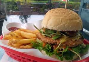 Chicken Pesto Burger / Veggie Burger